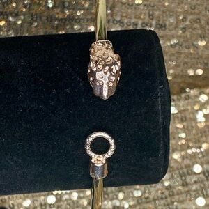 🌸Cheetah clasp bangle bracelet 💖